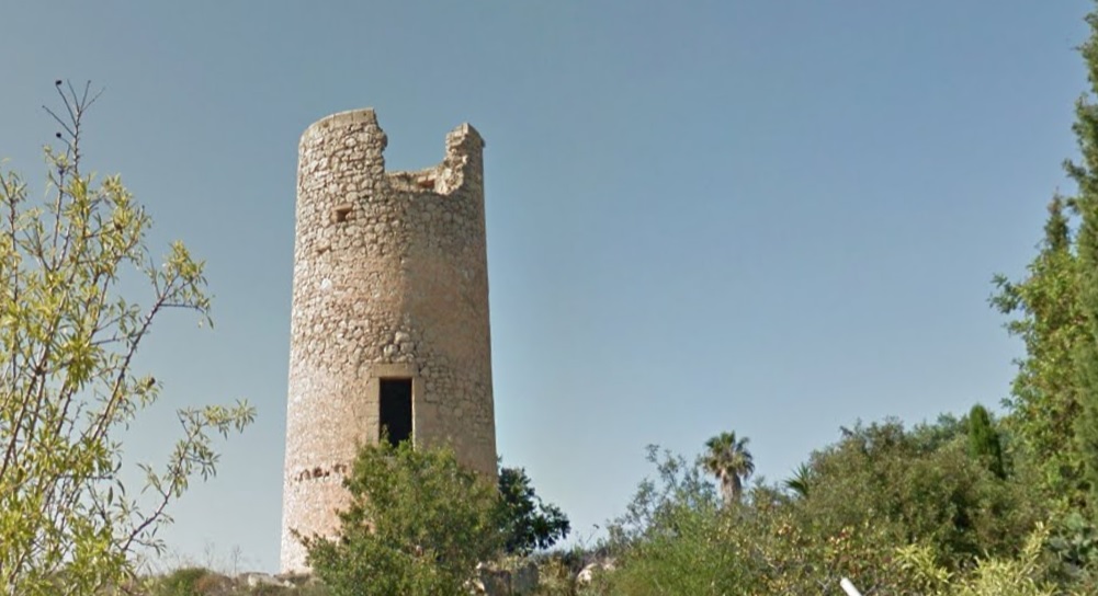 Ruins of the old Moli d'en Marinero flour mill in Ariany village, Mallorca.