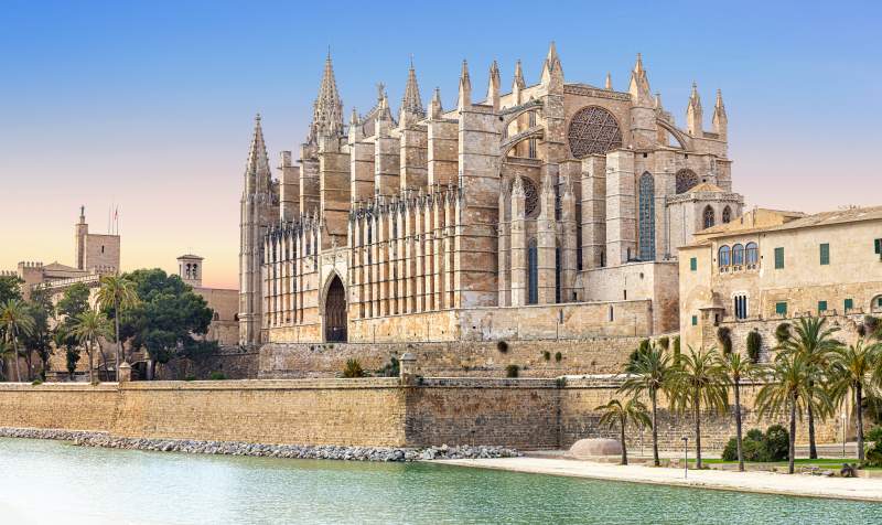 Palma cathedral La Seu with Gothic architecture, Mallorca, Spain.