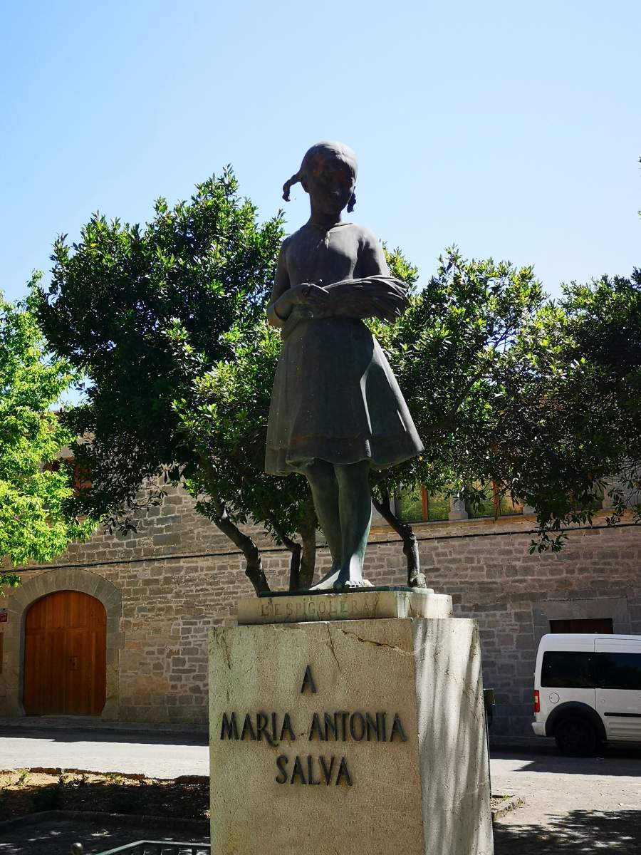 Espigolera sculpture in Llucmajor town, Mallorca, is a tribute to local poet Maria Antonia Salva.