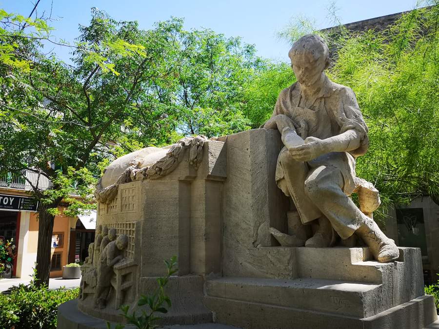Sculpture tributing the shoe industry found on Placeta del Sabater in Llucmajor town, Mallorca.