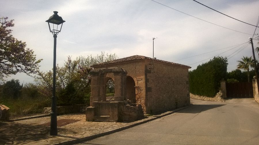Medieval wash house in Montuïri known as 'Pou des Rei'.