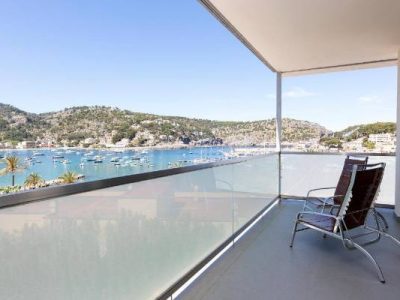 Balcony with sea views at Hotel Aimia in picturesque port de Sóller, Mallorca.