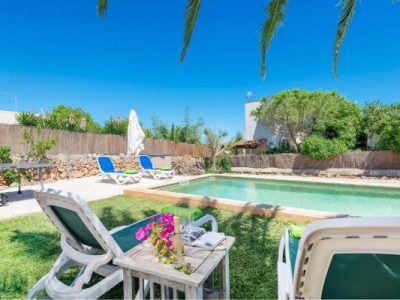 cala-llomards-villa-pool-garden-quiet-mallorca-spain-vacation