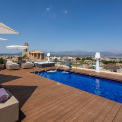 hotel-swimmingpool-rooftop-loungers-panorama-muro-mallorca-ribera