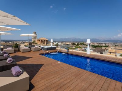 hotel-swimmingpool-rooftop-loungers-panorama-muro-mallorca-ribera