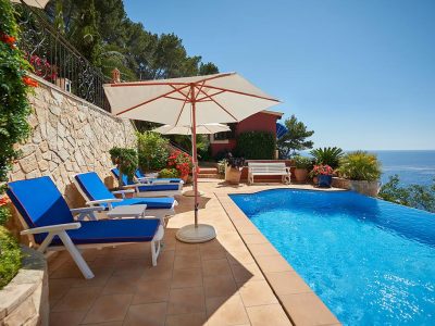 port-andratx-mallorca-escaleras-holiday-apartment-swimming-pool-terrace-loungers