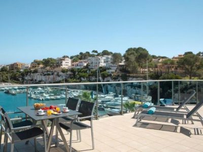 porto-cristo-mallorca-apartment-balcony-marina-views-sunny