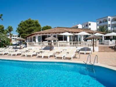 portocolom-hotel-mallorca-pool-summer