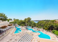 portopetro-mallorca-hotel-pools-sea-summer