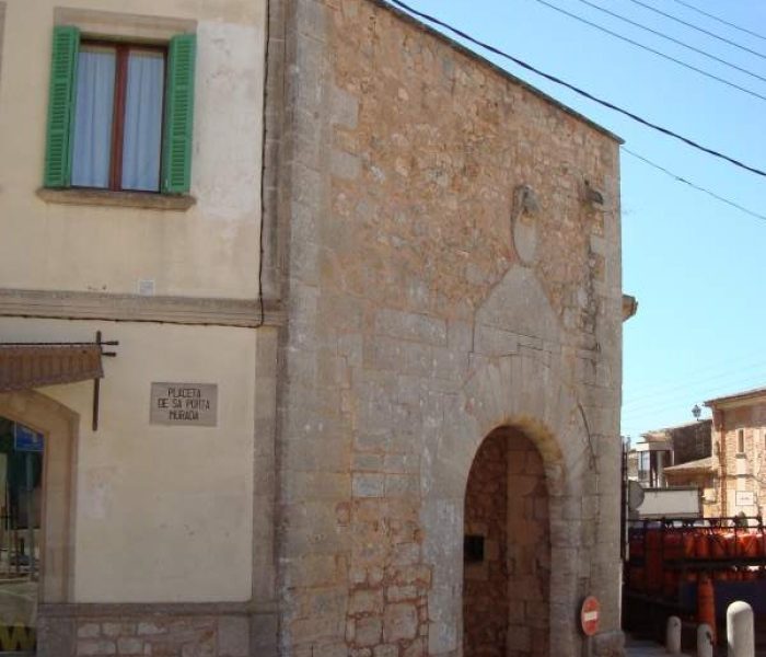 Leftover gate of the old town wall of Santanyi, Porta Murada, stands as a monument.