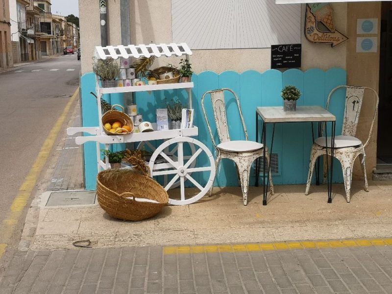 Shop with cute decoratives outside in the village of Ses Salines, Mallorca, Spain.