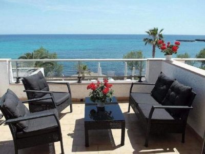s'illot-mallorca-majorca-apartment-beach-beachfront-balcony